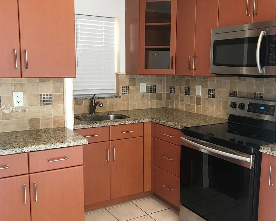 1st image of 870 NW 87th Ave APT 305