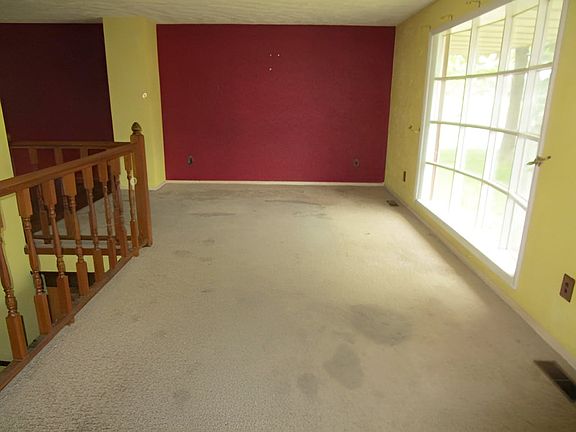 3rd image of 308 Knollcrest Ave