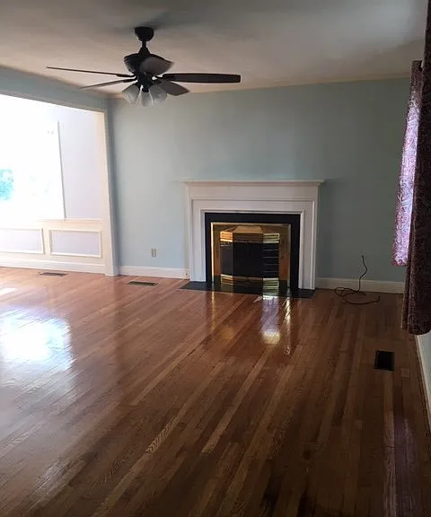 715 Churchill Dr — Photo 3
