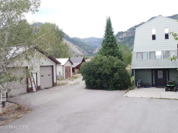 127 Cottonwood Ct, Thayne, WY 83127
