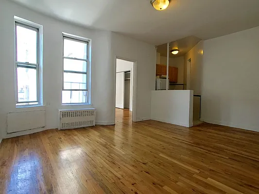 Rented by Sovereign Associates | media 22