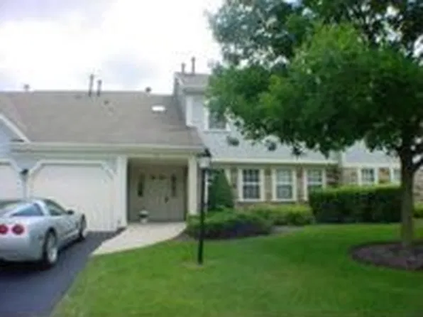 33 Ashburn Ct Unit Bx1, Schaumburg, IL 60193