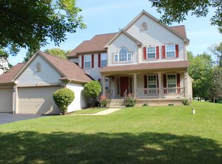 340 Garrison Cir, Pt Barrington, IL 60010