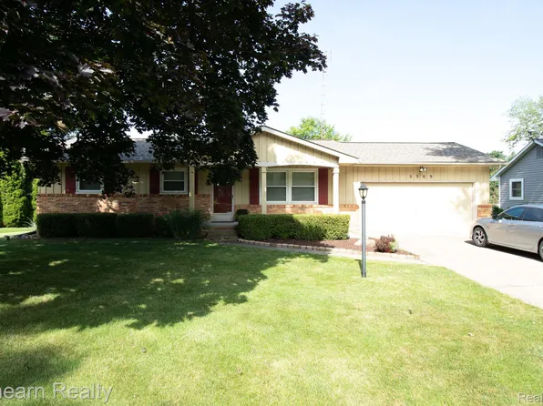 5309 Copley Square Rd, Grand Blanc, MI 48439