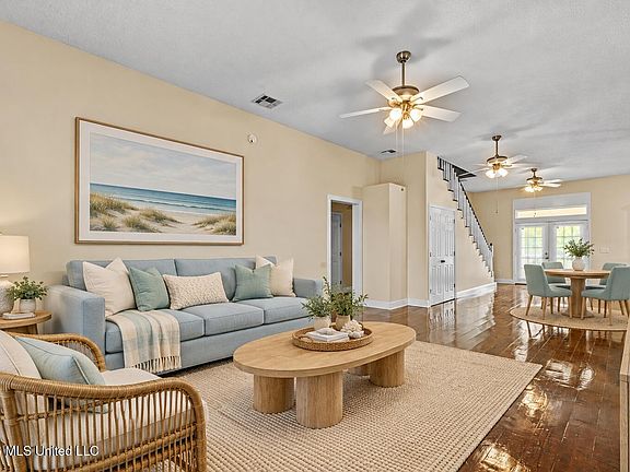 5th image of 205 Harrison Ct