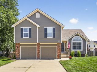1403 Tabitha Ln, Greenwood, MO 64034