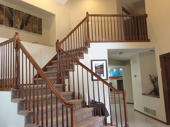 Entry Way - Two Story
