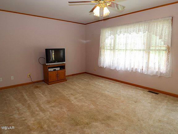 5th image of 807 W Mountain Ave S