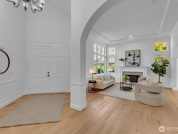 4th image of 21119 SE 5th st