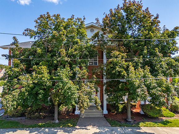 5th image of 4247 Amelia Ave APT 2A