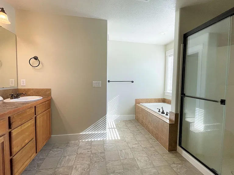 709 N Saddlebrook Way — Photo 37