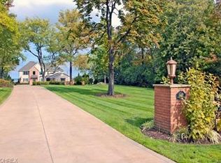 23512 Lake Rd, Bay Village, OH 44140