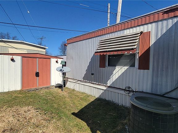 5th image of 8214 Russell Ln