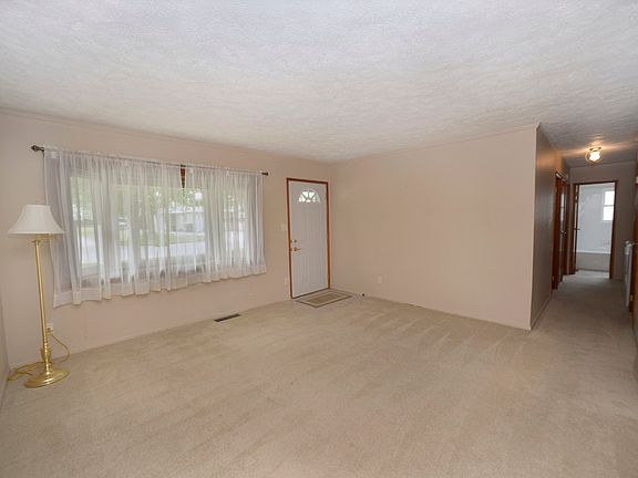 3rd image of 1417 Chippewa Dr