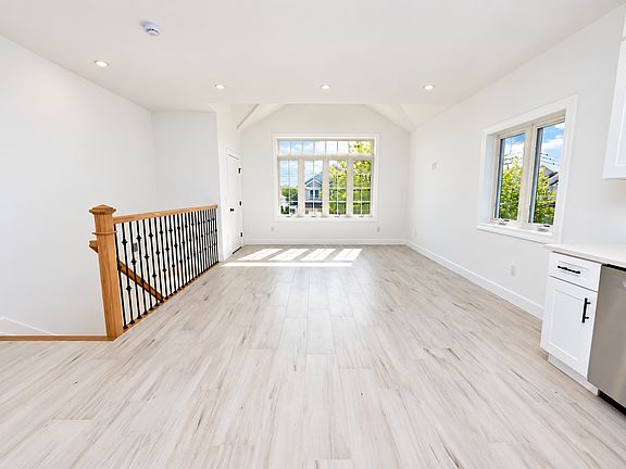 5th image of 907 Rathbun Ave #2
