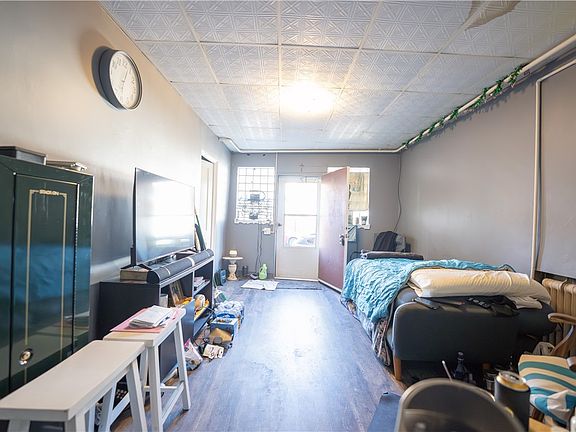 5th image of 881 Lenz Ave