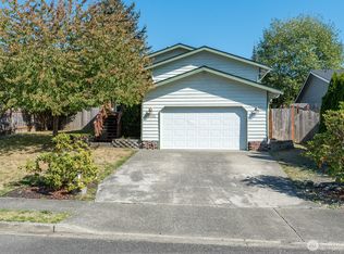 17701 Hillside Court, Arlington, WA 98223