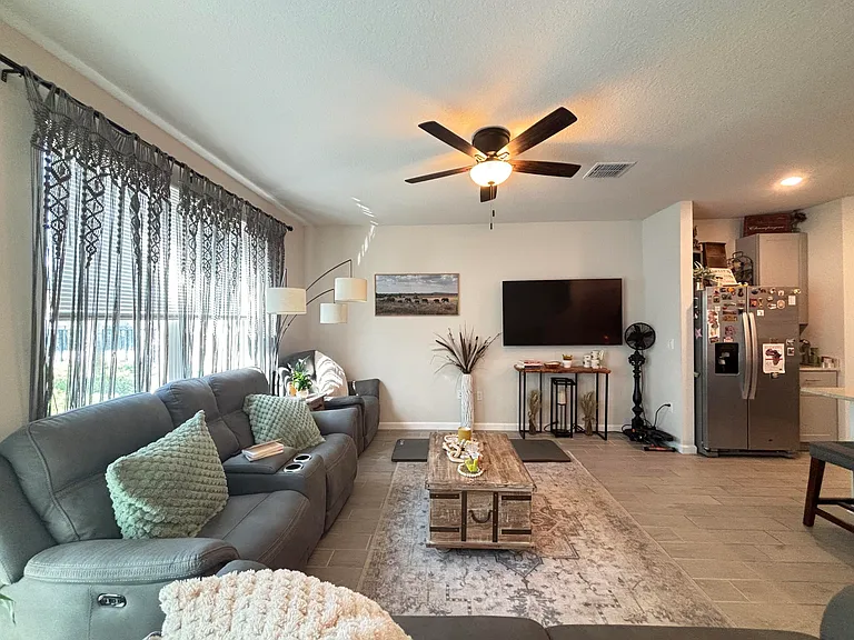 2410 SE Tarvest Way — Photo 3