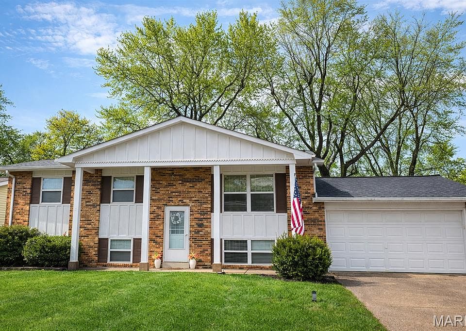 1st image of 436 Canary Ln