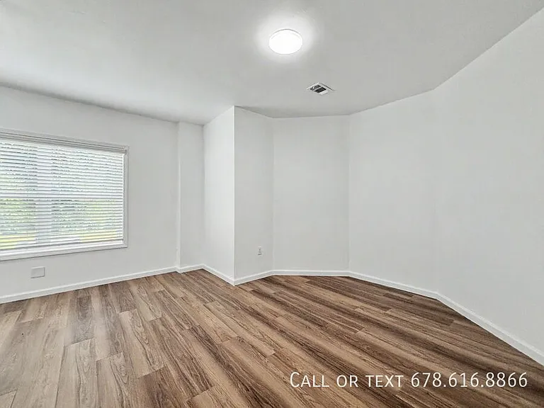 70 Charleston Ln — Photo 9