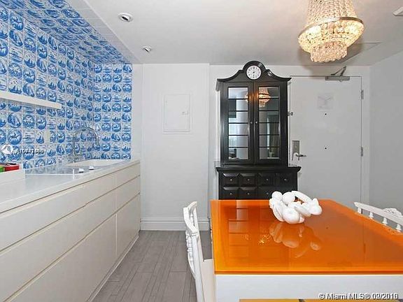 5th image of 1100 West Ave #606
