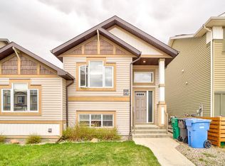 821 SE Silkstone Close W, Lethbridge, AB T1J5C6