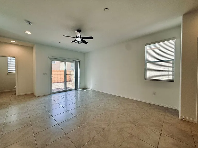 398 Moonlight Opera Ct — Photo 6