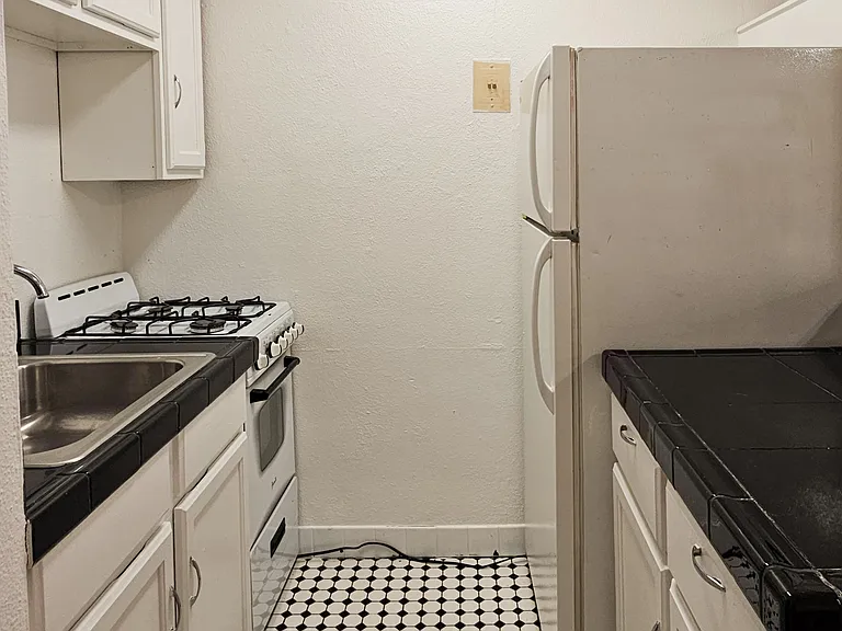 Unit B - Kitchen