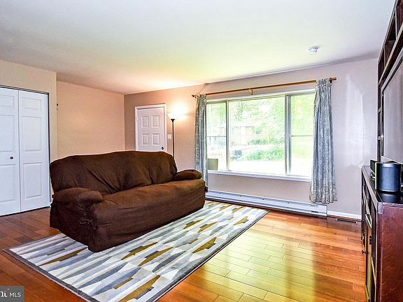 4th image of 11105 Meadowlark Ln