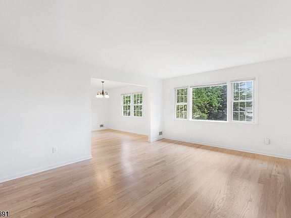 4th image of 311 Temple Pl