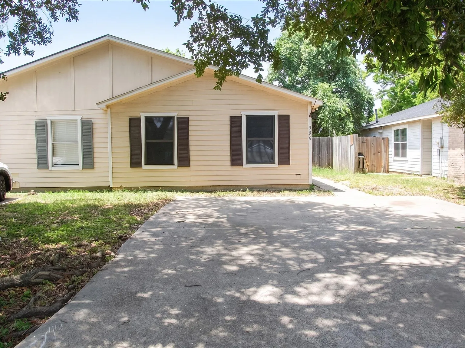 3 bed, 1.0 bath, 1188 sqft, $1,400 — Photo 1