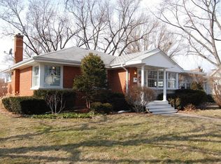 826 S Fairfield Ave, Elmhurst, IL
