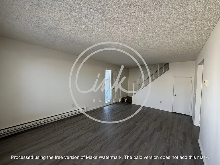 3190-3196 Woodside Dr — Photo 3