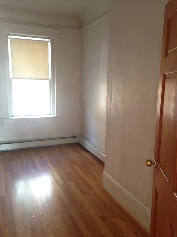 34 Cunard St — Photo 4