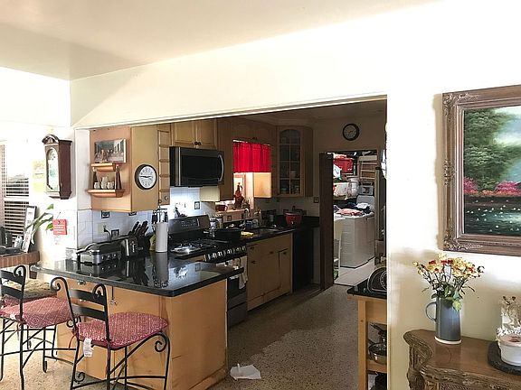 3rd image of 21330 NE 24th Ct