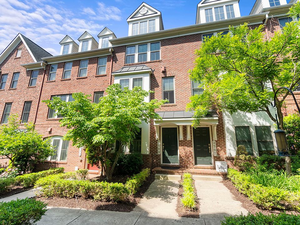 1st image of 2509 S Kenmore Ct #1
