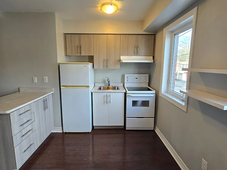 109 Rushbrooke Ave #2 — Photo 3