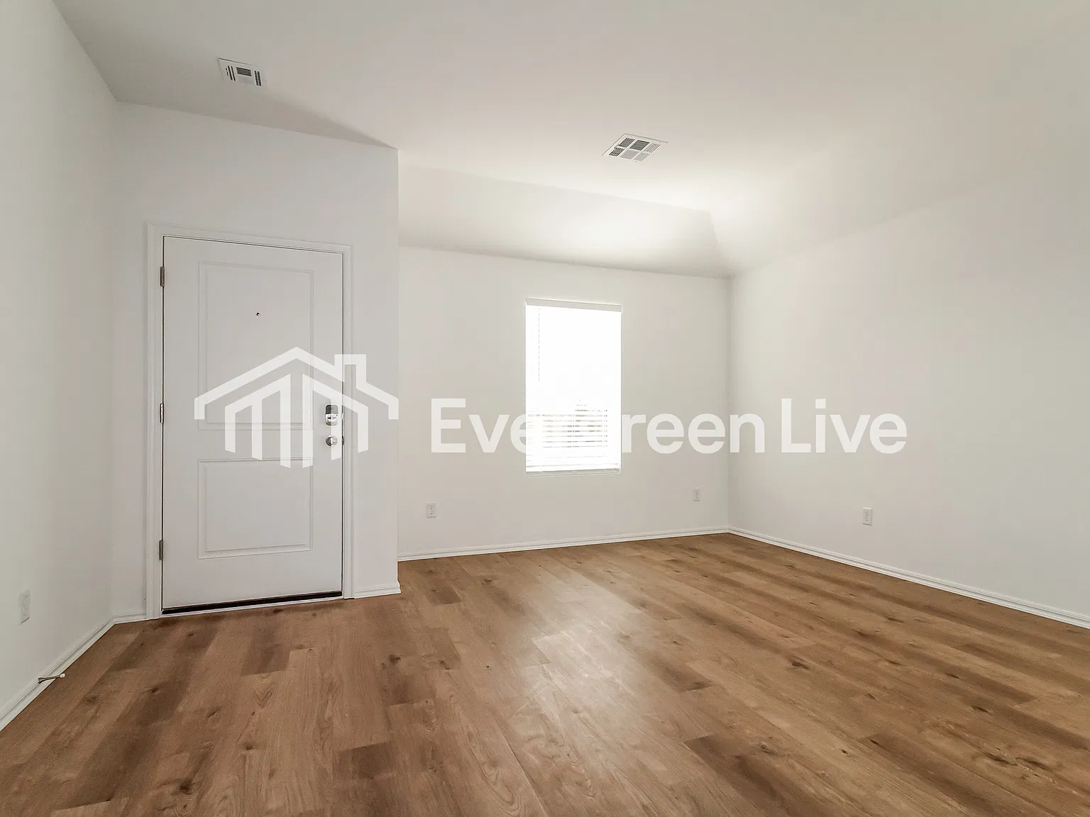 3 bed, 2.0 bath, 1216 sqft, $1,395 — Photo 3