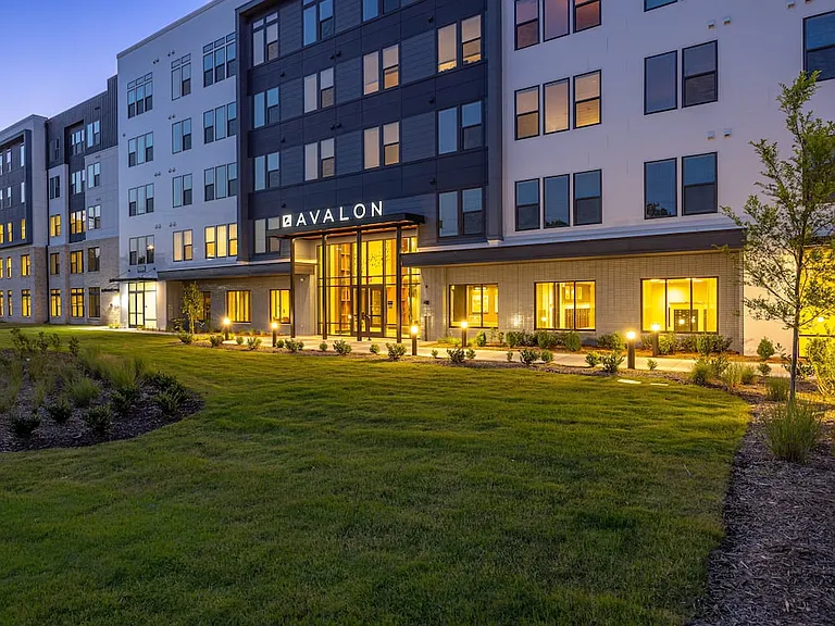 Leasing entrance