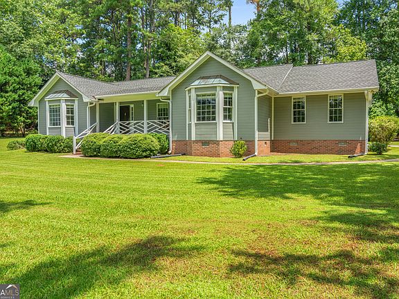 4th image of 3759 Sussex Dr NE