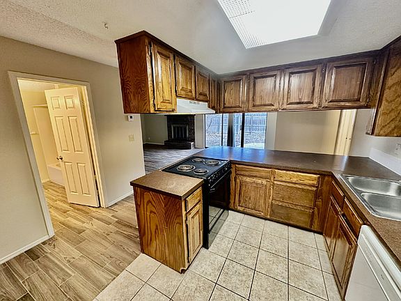5th image of 3507 W Beechwood Dr