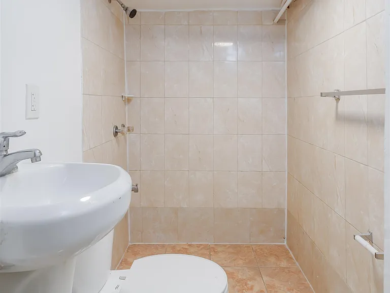 404 Danforth Ave — Photo 5