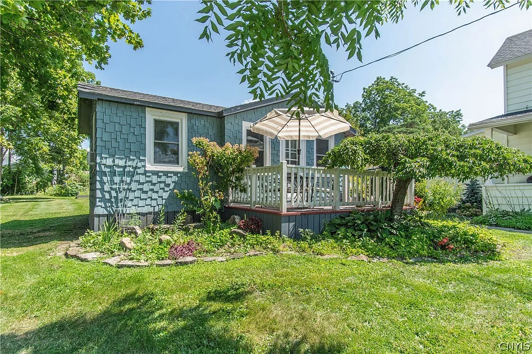 2 bed, 1.0 bath, 804 sqft, $1,700 — Photo 3
