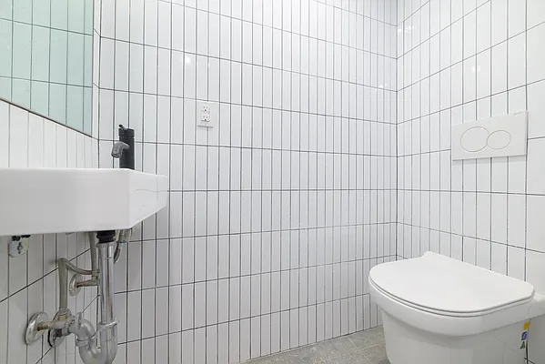 Rented by The Syper Group | media 19