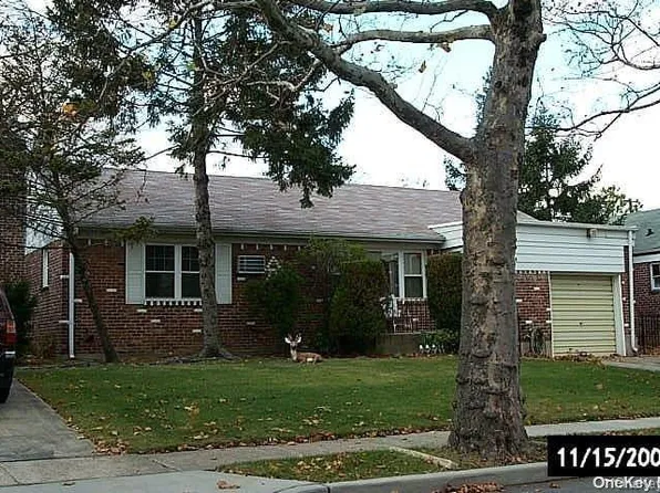 864 Niagara Street, Elmont, NY 11003