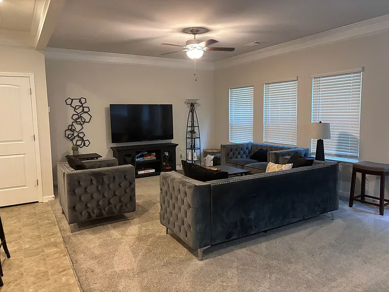 1256 Towne Square Ct — Photo 3