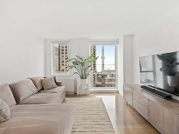 225 Rector Pl APT 19E, New York, NY 10280