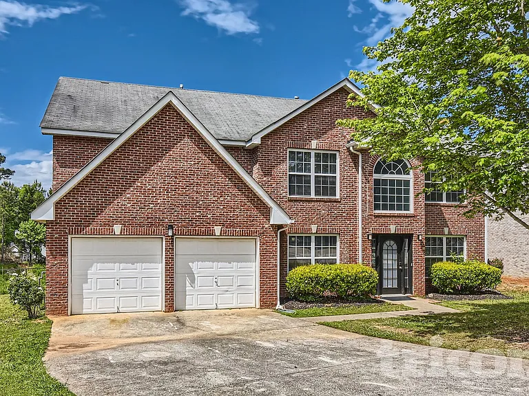 904 Ambeau Cir — Photo 2