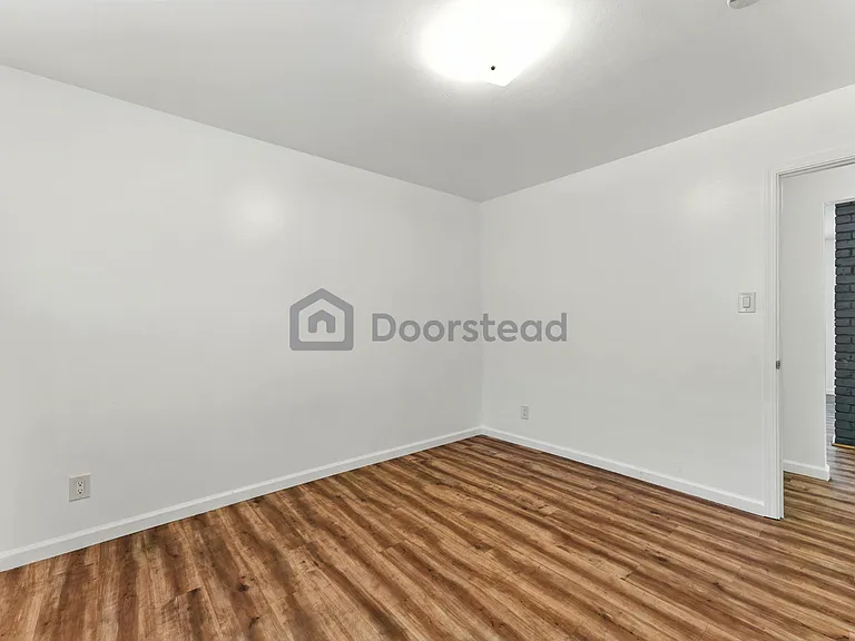 4339 Adeline St #B — Photo 32