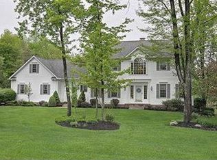 18342 Cranberry Ridge Ln, Chagrin Falls, OH 44023